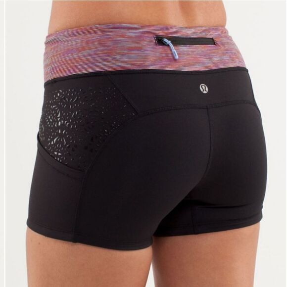 Lululemon Run: Shorty Short  Black / Wee Are From - Picture 5 of 5